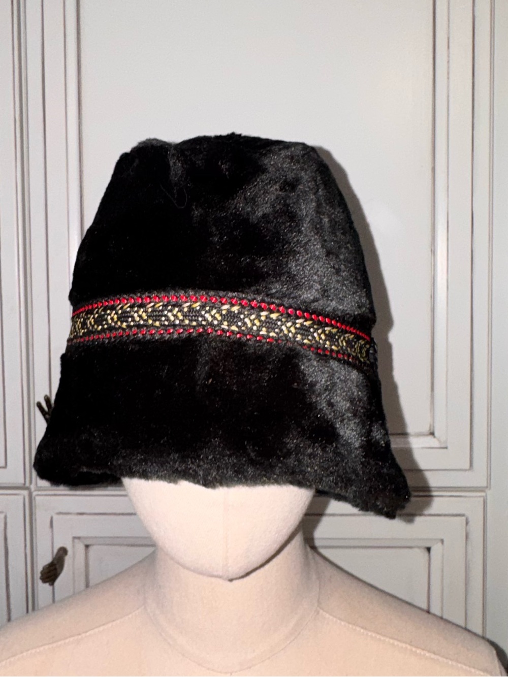 Vintage 1960’s 70’s black faux fur Alpine/Tyrolean style hat Bavarian fedora